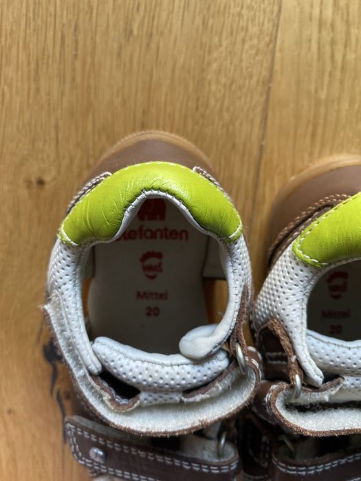 Sprzedam sandałki uniwersalne roz 20