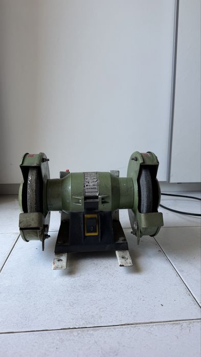 Esmeril de bancada 150 mm – 300 W – 220 V