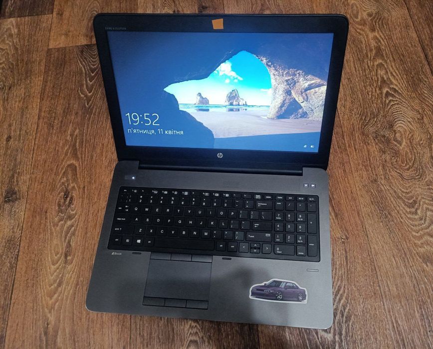 HP ZBOOK 15 G4  RAM 24gb Nvidia 4gb