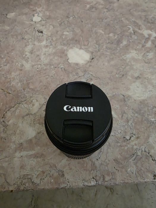 Objetiva Canon EF-S 55-250mm F4-5.6 IS STM