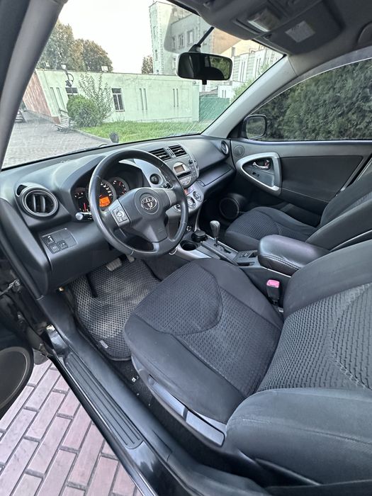 Продам Toyota RAV4 2007 2.0 бензин полный привод