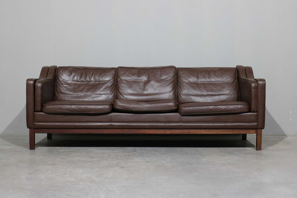 Sofá nórdico de 3 lugares em couro