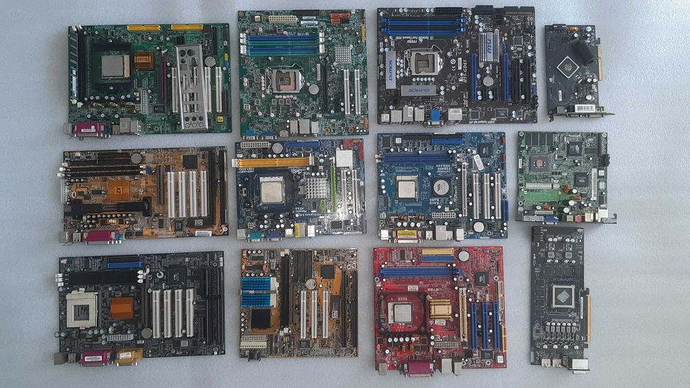 Złom Komputerowy Płyty Główne desktop 10 szt m.in. 3 sztuki retro ISA, sprawna Epox i 2 grafiki.