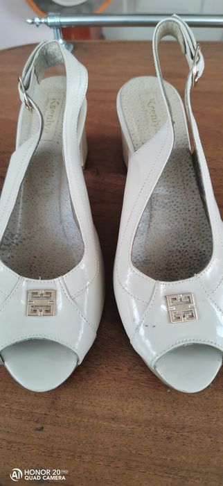 Жіночи Босоніжки