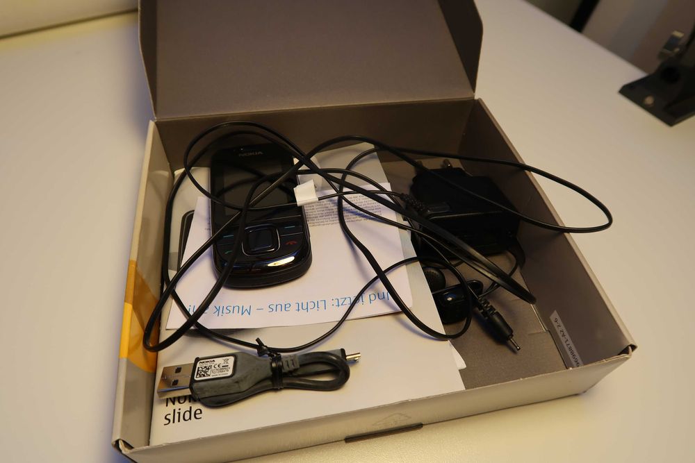 Nokia 3600 Slide / Stan BDB