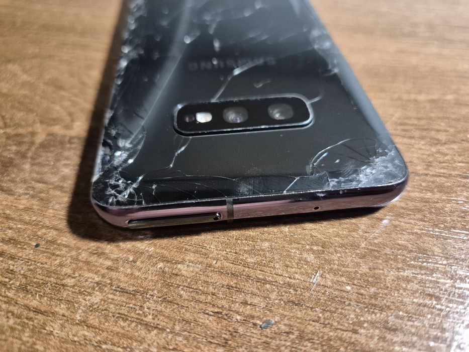 Samsung S10e - płyta główna ok