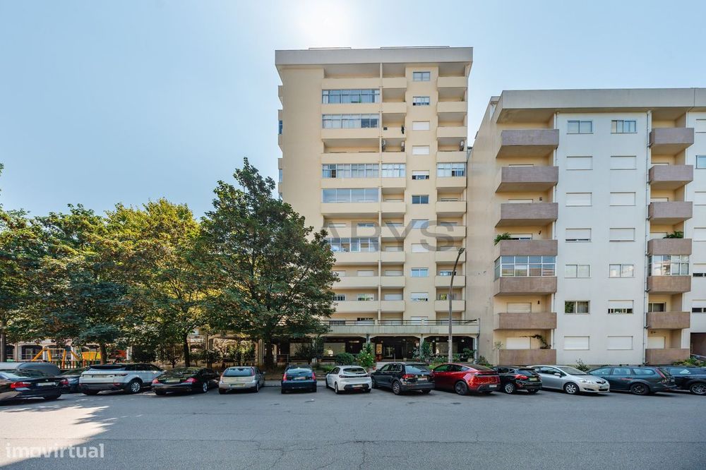 Apartamento T4 Rua Cândido de Oliveira
