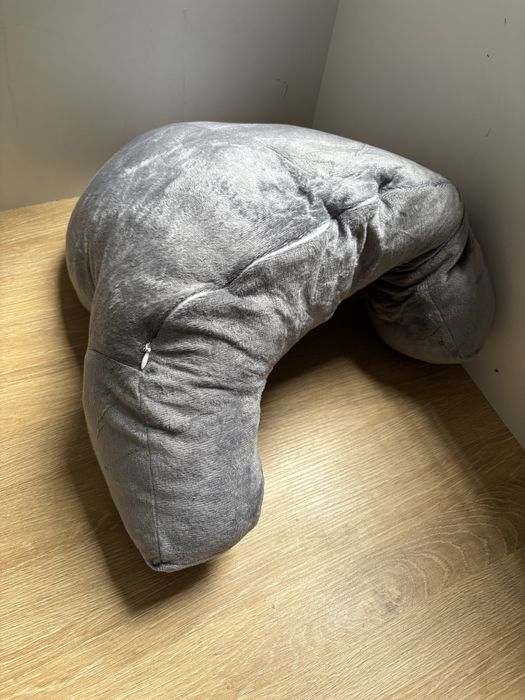 Poduszka lędźwiowa do czytania szara