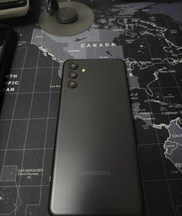 Vendo Samsung Galaxy A13 5G, em bom estado e totalmente funcional.