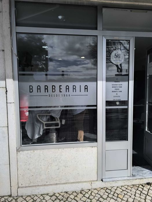 Barbearia com mais de 50 anos de história, clientela fidelizada e pronta a faturar desde o primeiro dia