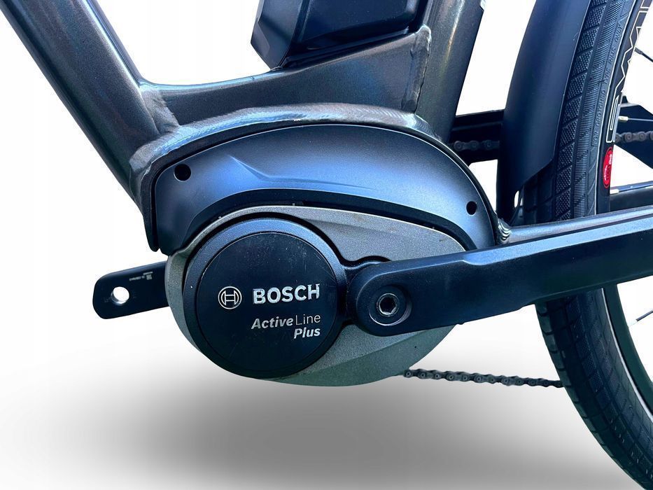 Rower elektryczny trekkingowy CANNONDALE MAVARO 60cm koła 27,5" BOSCH