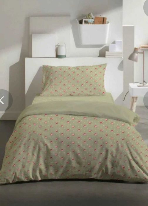 Capa de Edredão Solteiro com floriznhas