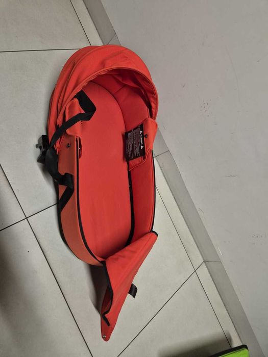 Gondola do wózka YOYO by BABYZEN – kolor czerwony