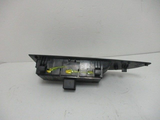 COMANDO ELEVADOR DE VIDRO FRONTAL ESQUERDO SEAT LEON 2007 -1K4959857A