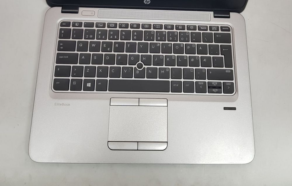 HP EliteBook 725 G3 AMD A10-8700B\ 12.5" FullHD IPS\ SSD NEW\ 4 години