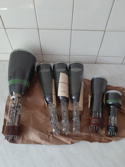 Продам  электронно-лучевые трубки 13ЛО3И, 8ЛО4И, 8ЛО29И,7ЛО55И