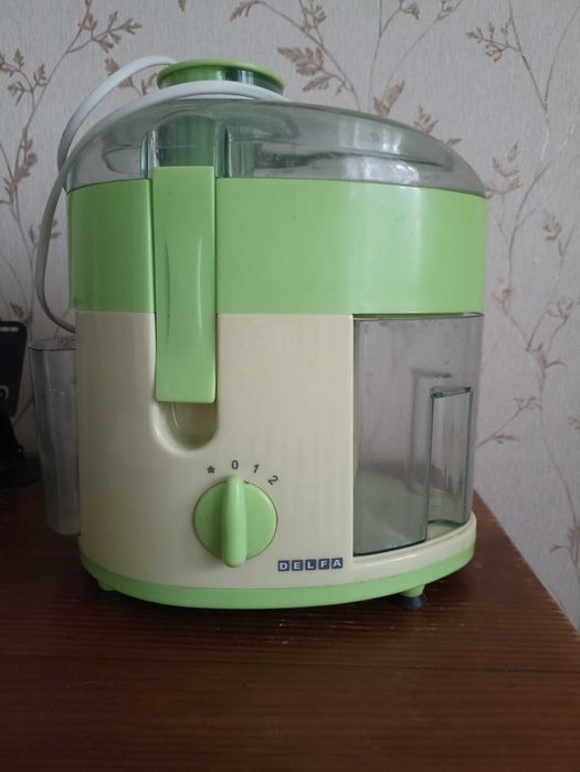 Соковитискач Delfa DJ-300, соковижималка