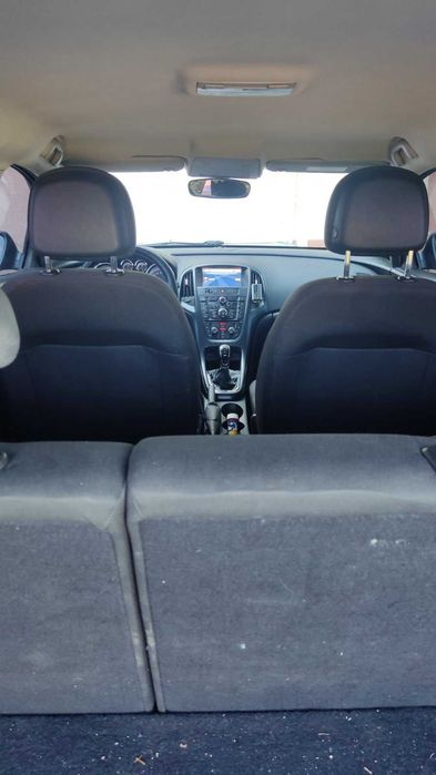 Opel Astra J 2012 року