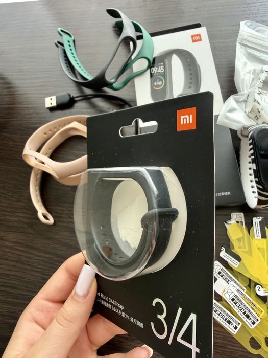 Xiaomi Mi Band 4 + 8 ремінців + 13 захисних плівок, повний комплект з коробкою. Мі бенд, фітнес браслет, Mi Smart Band, годинник