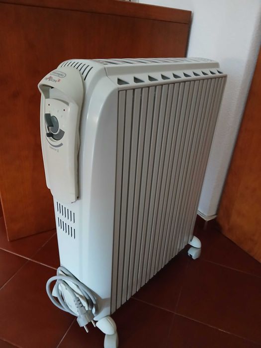 Aquecedor a Óleo DELONGHI 2500 W
