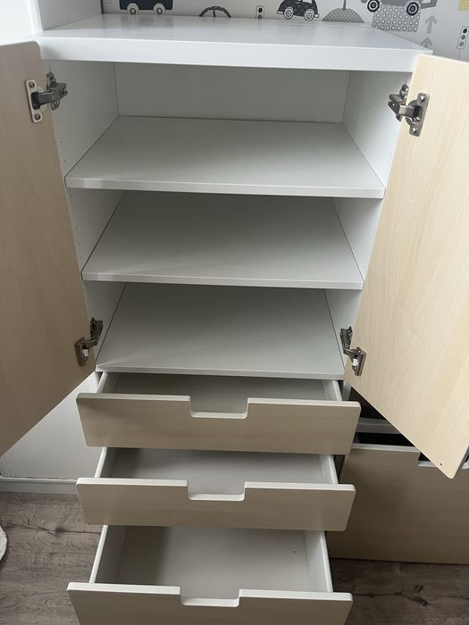 Szafa dziecięca z szuflada na zabawki