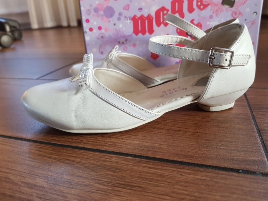 Półbuty do komunii buciki białe Magic laby 34