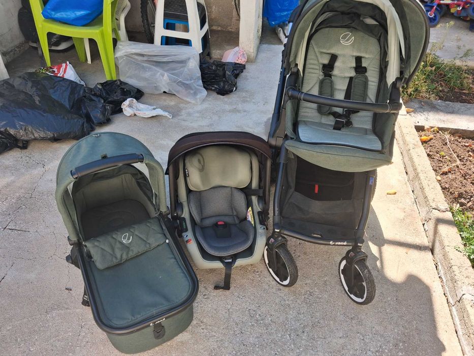 conjunto de alcofa, ovo e carrinho