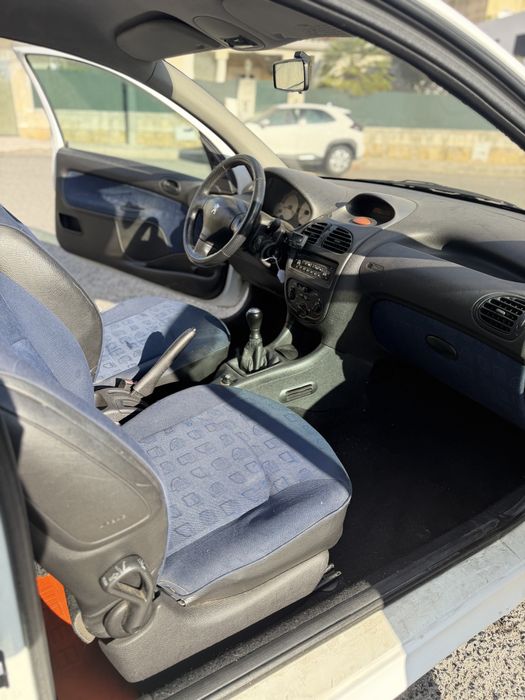 Peugeot 206 comercial