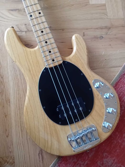 Musicman Stingray 4, gitara basowa, bass