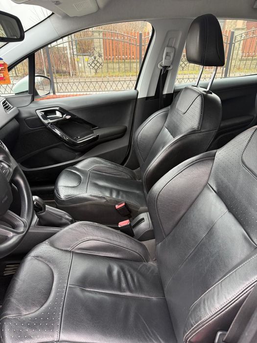 Sprzedam Peugeot 208