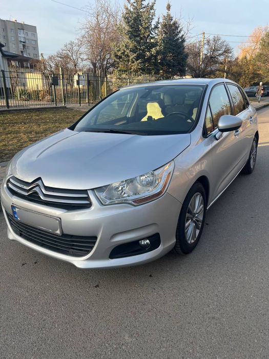Автомобіль citroen c4