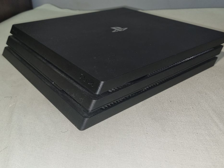 Playstation 4 PRO 1TB, ps4, pad, okablowanie