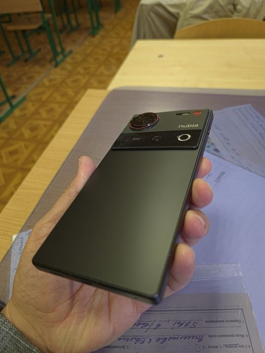 ZTE Nubia Z70 Ultra 12/256