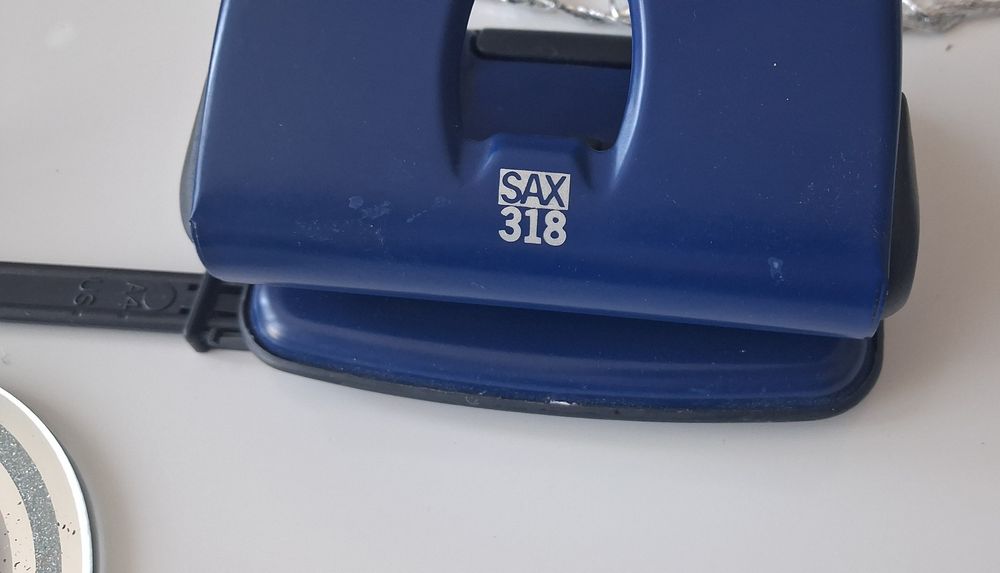 Dziurkacz profesjonalny SAX 318