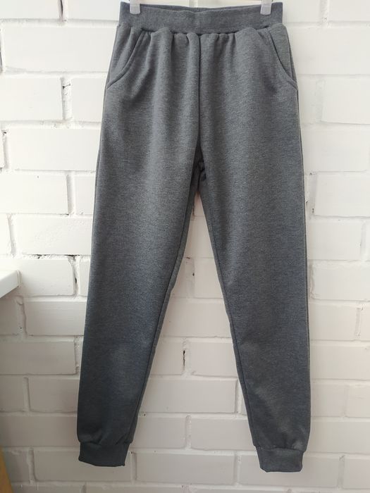 Теплі утеплені спортивні штани на хутрі теплые спортивные штаны зима