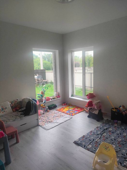 Будинок з ремонтом біля лісу