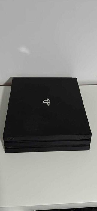 PS4 PRO como nova!
