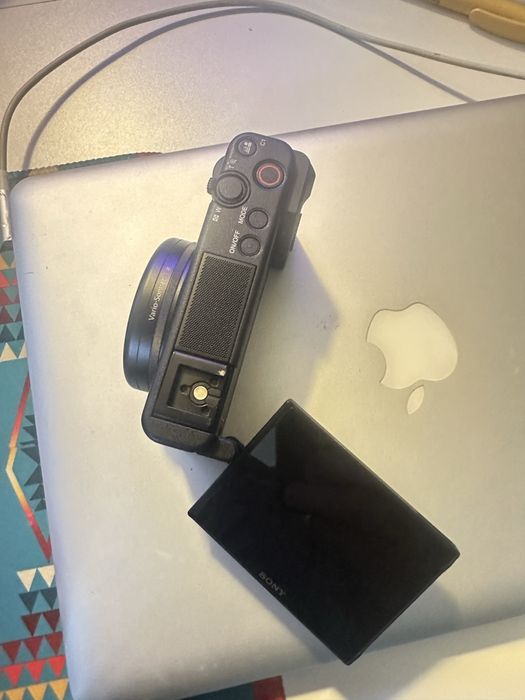 Câmera de Filmar e Fotografia Sony ZV-1