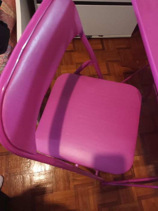 Secretaria com cadeira