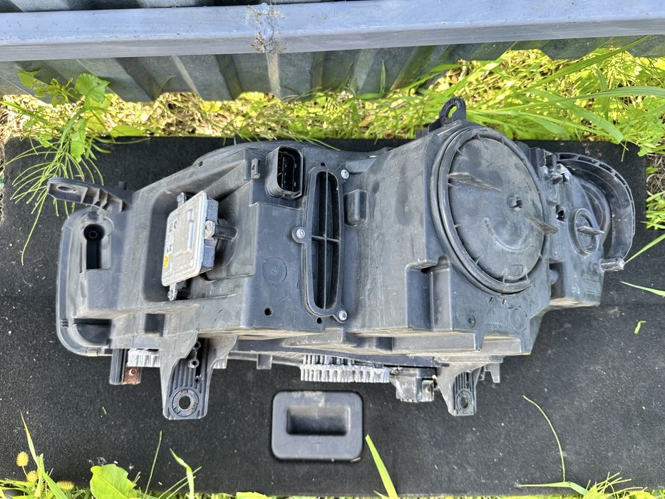 Фара права BMW X5 F15