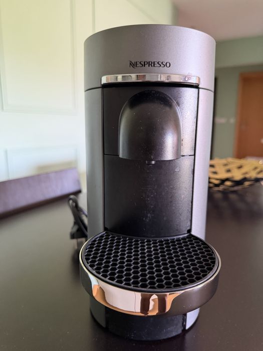 Nespresso XN110B – Como Nova!