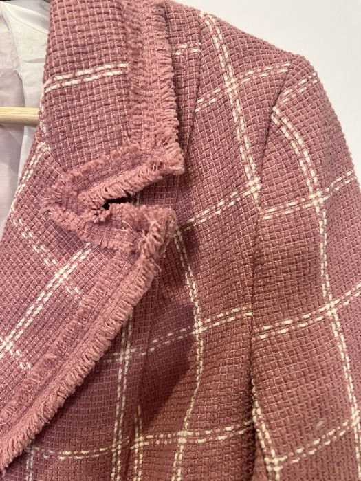 Casaco estilo tweed da marca MABEL, tamanho 42