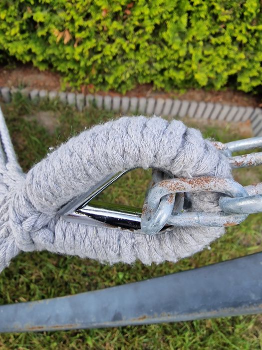 Hamak dwuosobowy z pałąkiem drewnianym szary