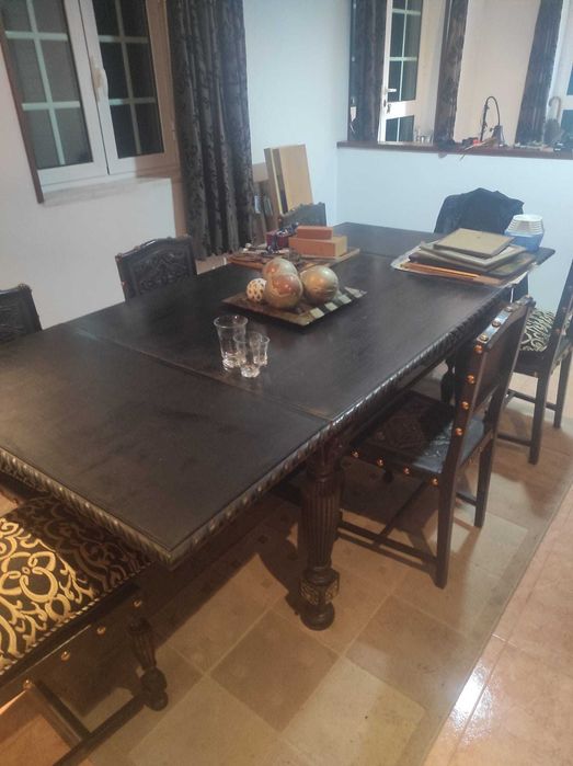 Conjunto mesa extensível e 8 cadeiras antigas