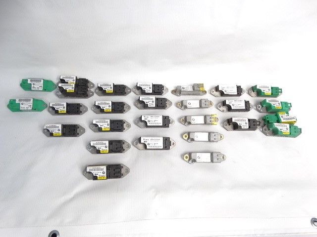 BMW 3 E46 E36  7 E38   5 E39 Czujnik Sensor Zderzeniowy Boczny AirBag  65778381564 65778369024 65778375643 BMW 318i 320i 323i 328i 316i 318tds 318ti 318is 325tds 328i 725tds 728iL 735i 740d 740iL 750i 520i 525tds 528i 530d 540i 523i 528i 530d 540i