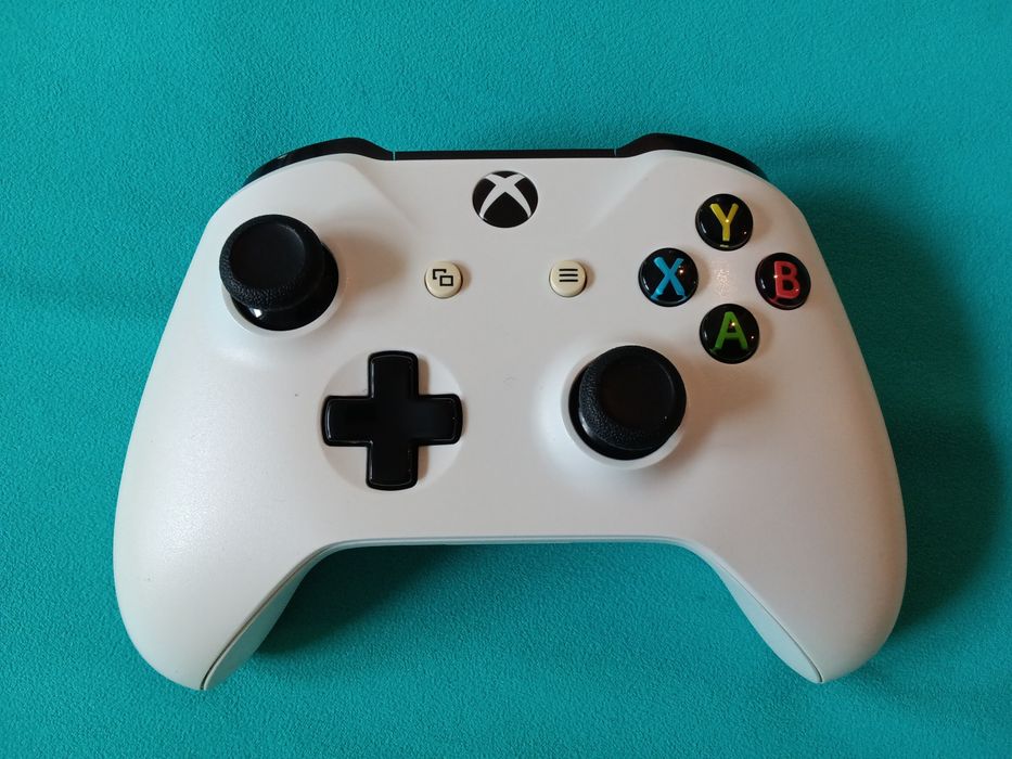 Xbox One + Oryginalny Pad + Gra + Okablowanie