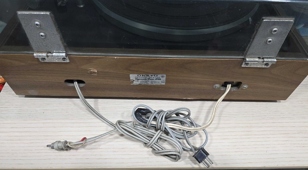 Gira discos Onkyo Dynamic Four 800