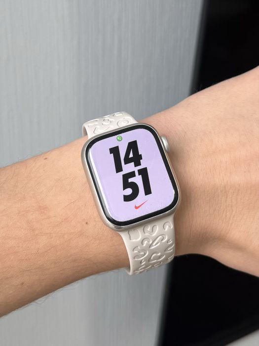 Продам Apple Watch Nike Series 7 41mm Starlight Model A2473 акб 75% повний комплект