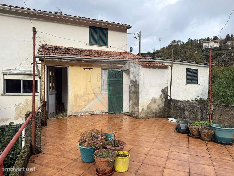 Moradia T5 para venda