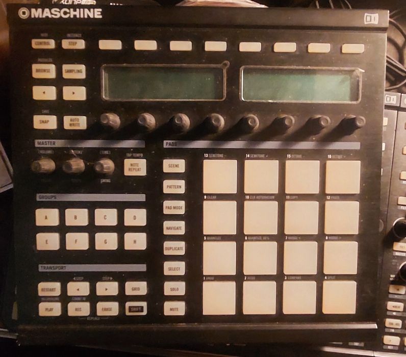 Native Maschine com caixa